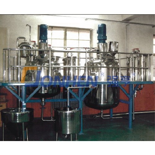 Ingredient emulsifying tank